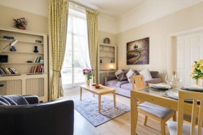 Charming Victoria Home close to Buckingham Palace by UndertheDoormat